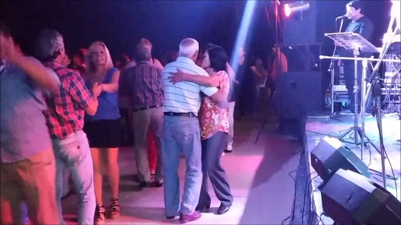 LOS AUTENTICOS PRINCIPES ACTUANDO EN COMPLEJO EL QUINCHO