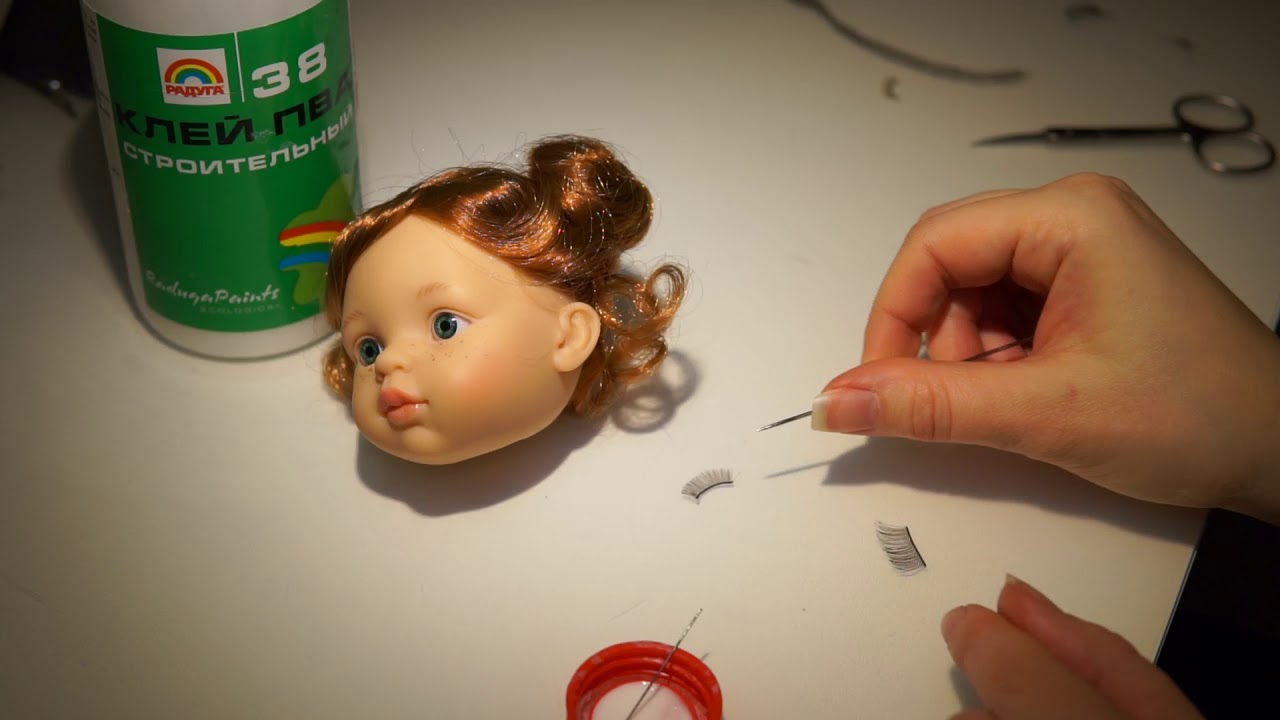 Как приклеить ресницы куклам. На примере куклы Паола Рейна (Paola Reina)