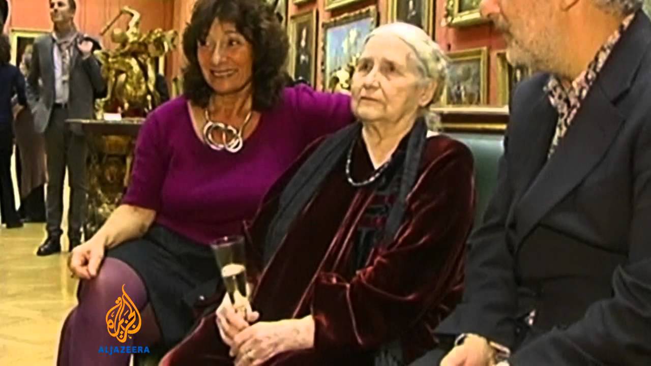 Nobel-winning novelist Lessing dies at 94