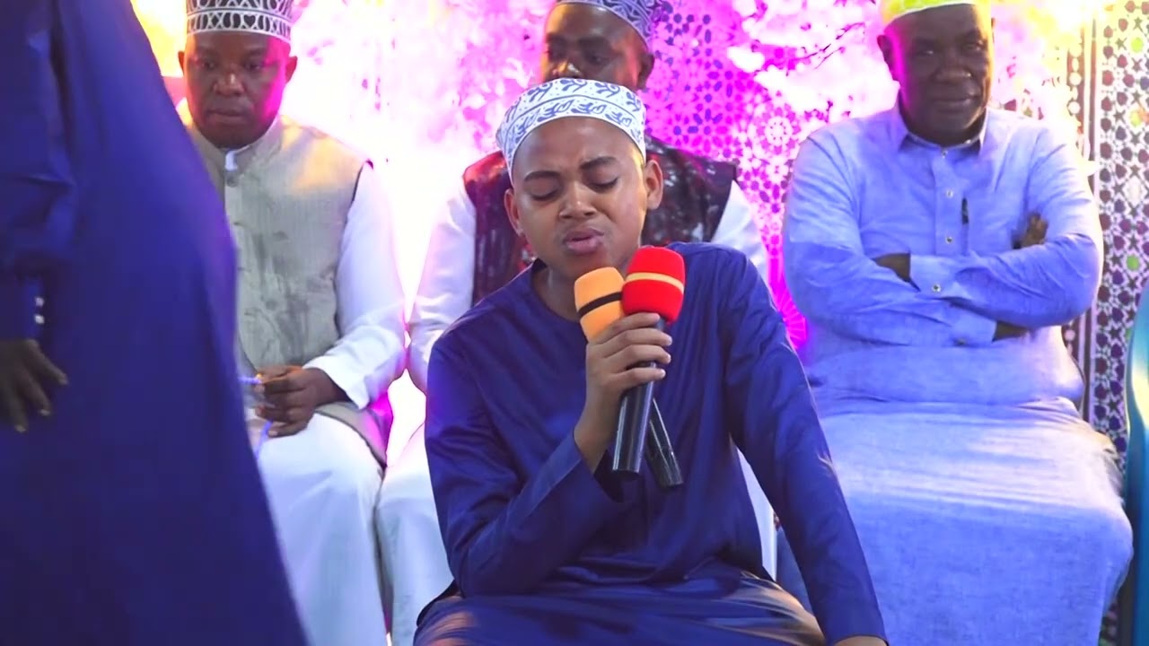 KIJANA MUNDHIRI JUMA AFANYA MAKUBWA MBELE YA MASHEIKH