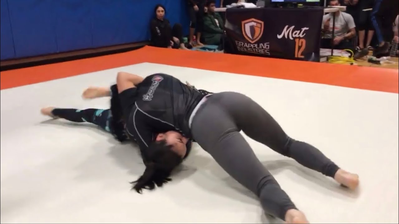 Women's Nogi Grappling; Danielle Kelly Win