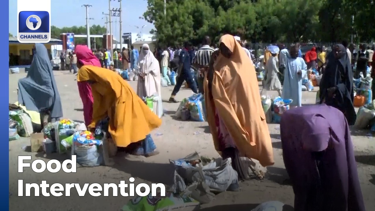 FG Hands Over Items To Displaced Persons In Borno
