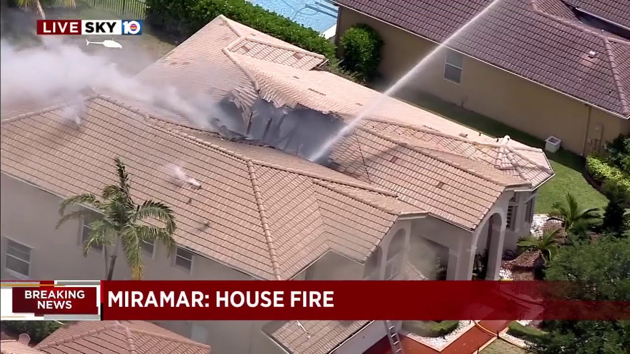 Firefighters respond to house fire in Miramar