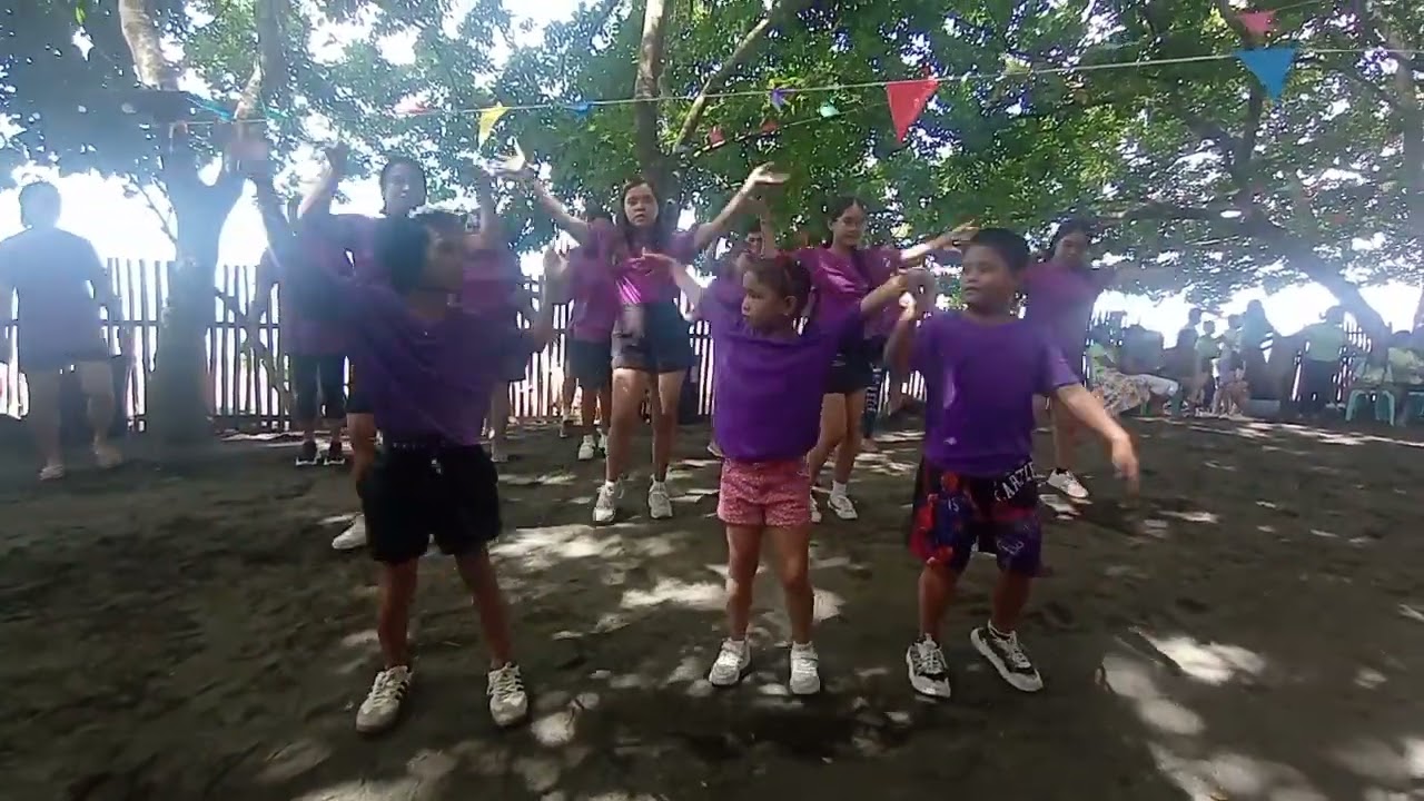 Наше семейное танцевальное представление (Рождество/Великая встреча клана Курилан с рок-н-роллом)