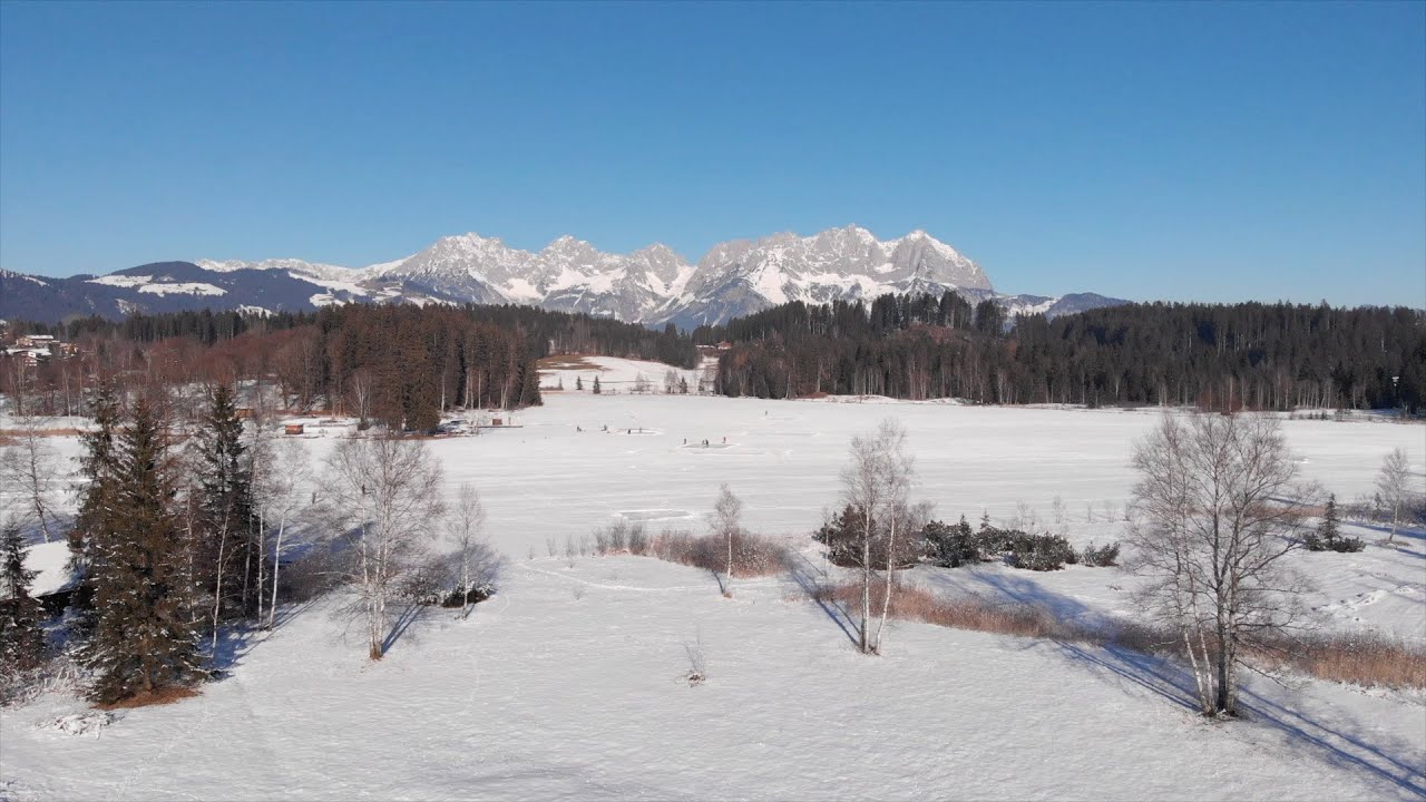 Kitzb&uuml;hel von Oben: Winter am See