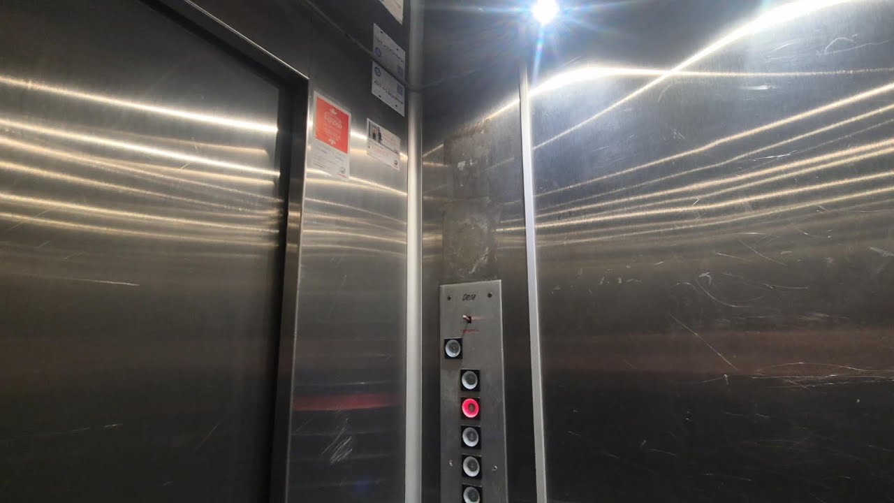400 subscribers Special! Epic 1979 Giesa (Schindler) Main Elevator in a posh building in Ourense