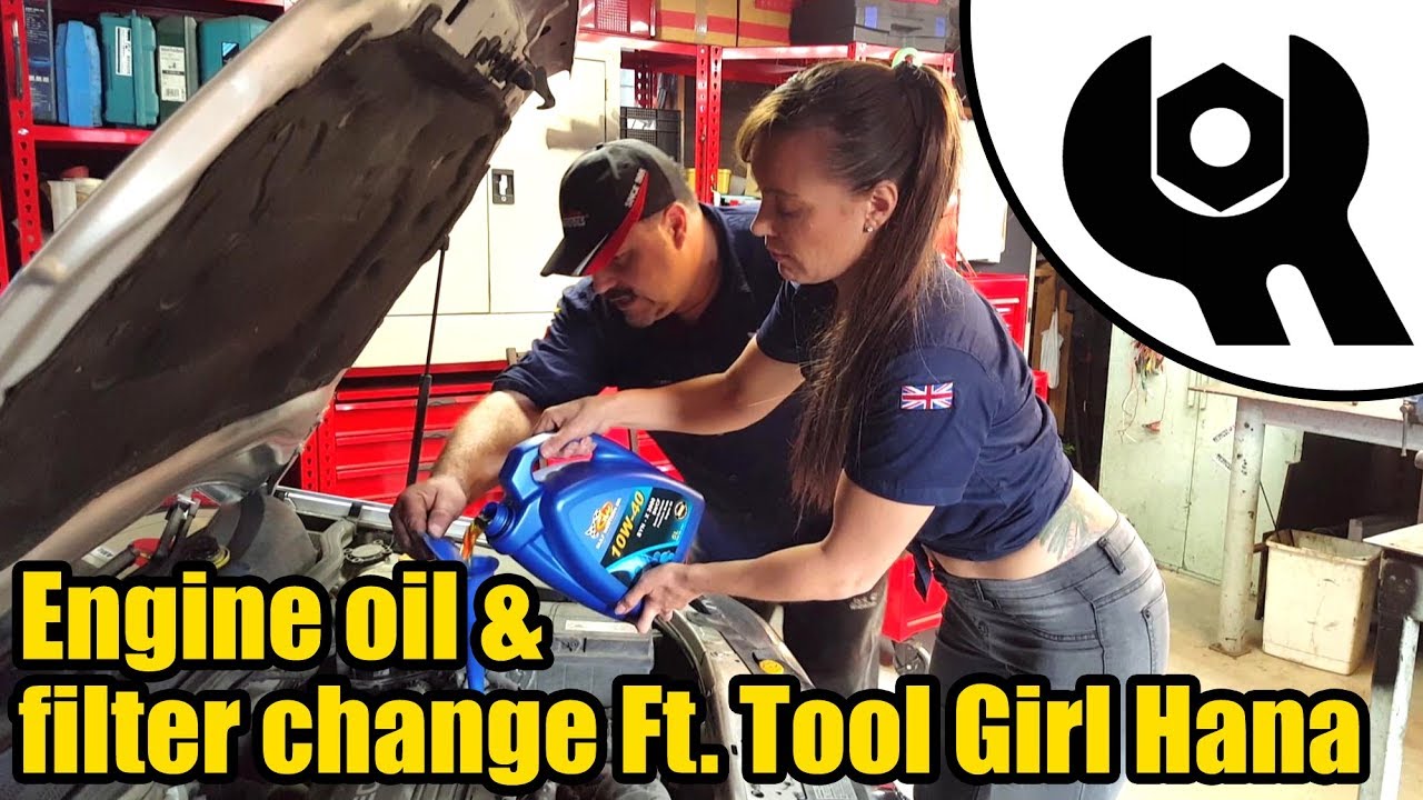 Holden Astra (2007) Engine oil & filter change Ft.Tool Girl Hana #1838