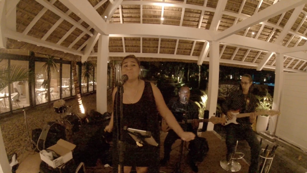 Roxy Lebrasse Live 