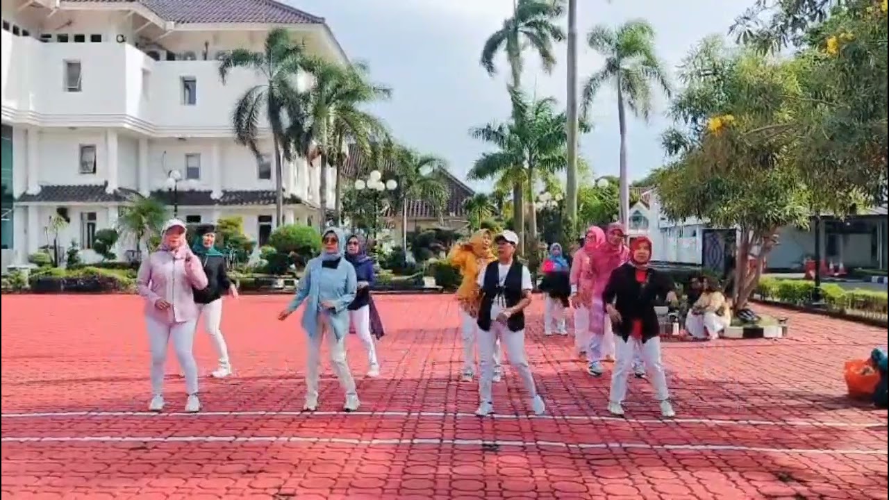 ANGIN // Line Dance // Choreo: Djufri Djafar, Yanne Mariane & Nani Sukandi (all INA) // ULD Karawang
