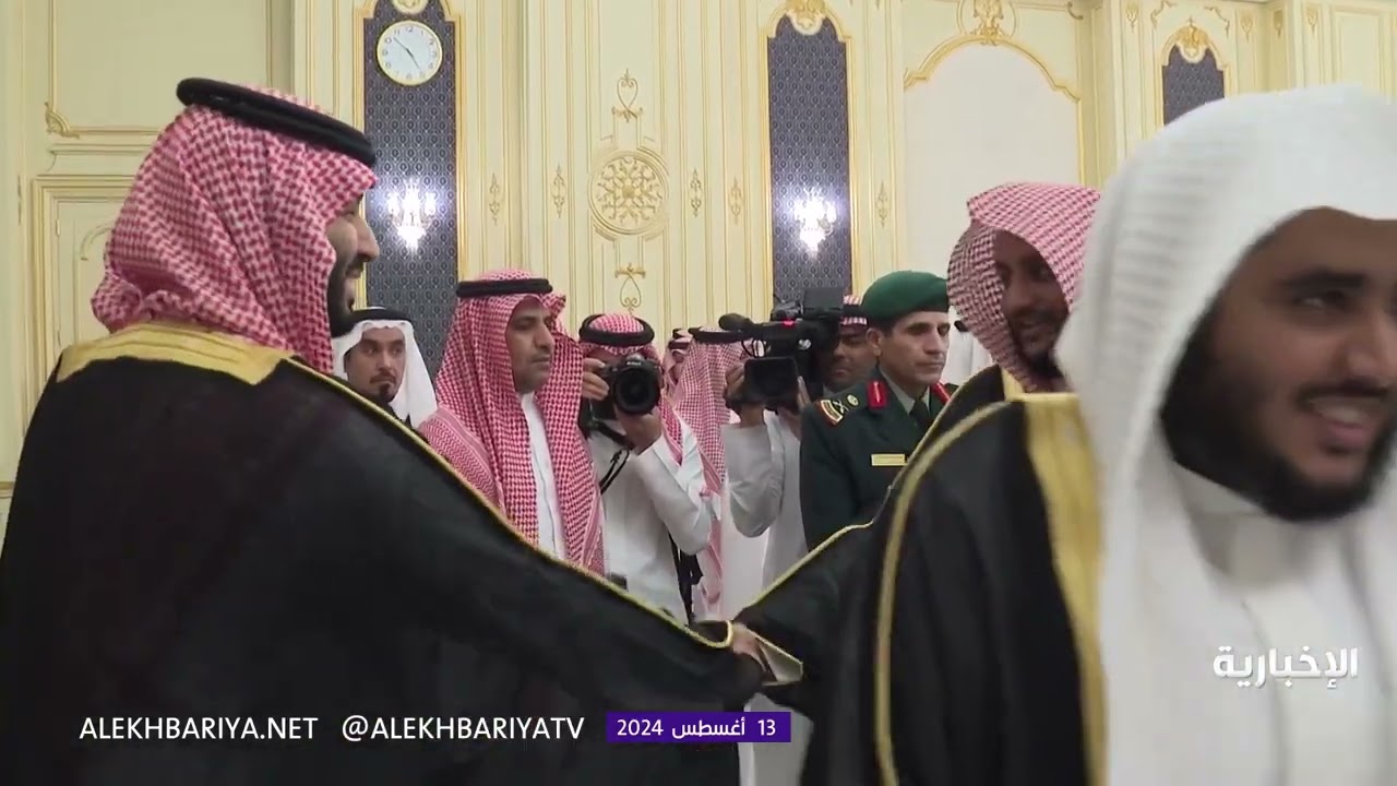 #ولي_العهد يستقبل في قصر السلام بجدة الأمراء والعلماء وجمعا من المواطنين الذين قدموا للسلام عليه