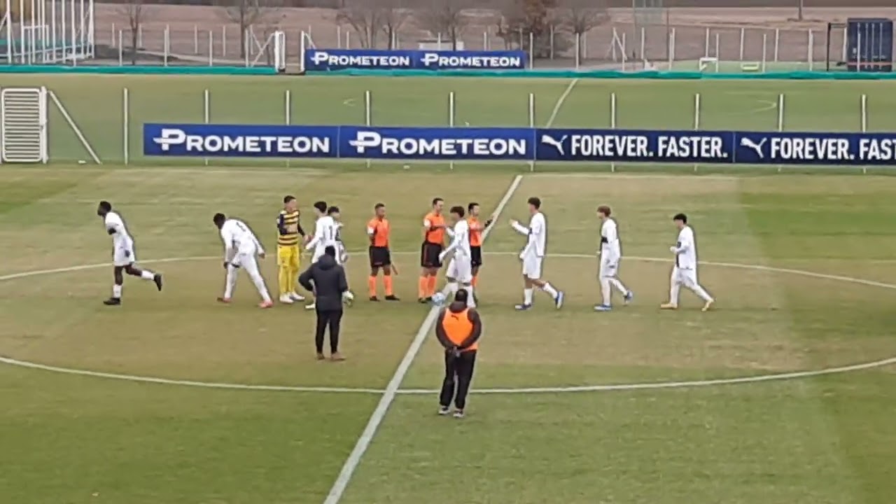 Primavera 2, Parma-Renate: ingresso squadre in campo, cerimoniale inizio