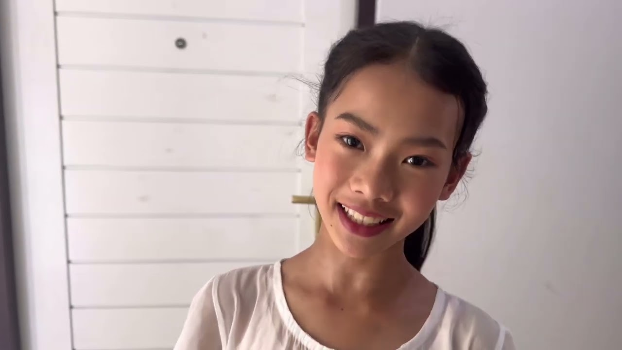 ความน่ารักของพ่อๆแม่ๆ่ Fc กับน้องธิดาลาว