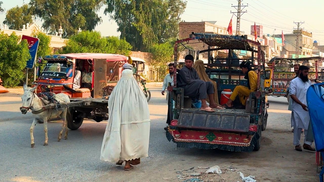 🇵🇰 Экстремальный пеший маршрут по Пакистану | Улицы, куда туристы никогда не заходят | Лакки Марва