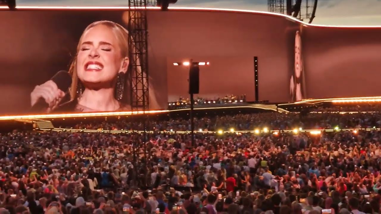 [4K] Adele 'Strangers By Nature' & 'Hello' in Munich 08142024