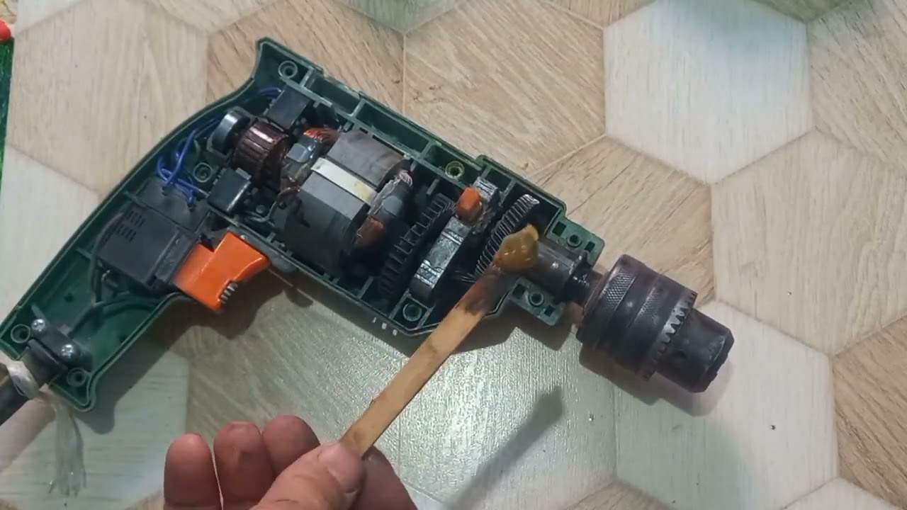 ⚙️من التلف إلى العمل: استبدال مسنن المثقب الكهربائي(الشينور )في دقائق