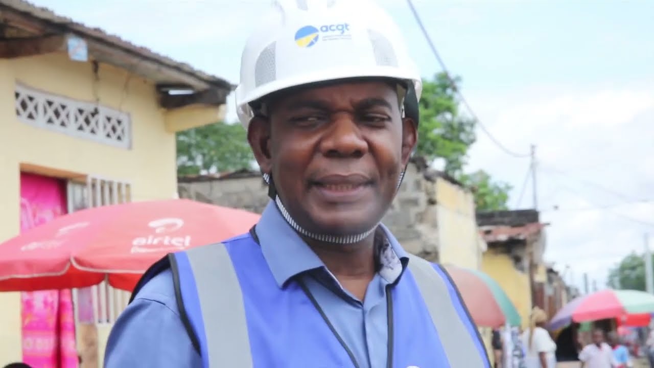 Kinshasa - Projet NZOLANA: le DGA de l'ACGT évalue l'avancement des travaux avec l'entreprise.