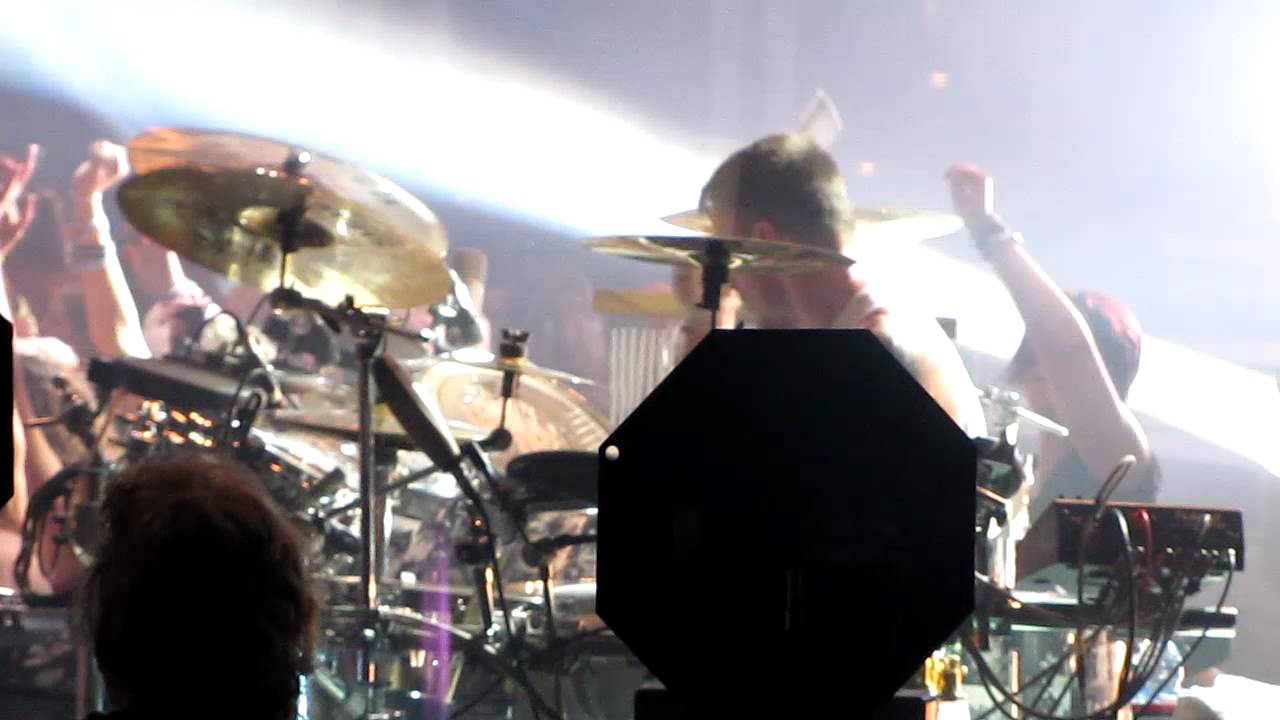 30 Seconds To Mars playing Metallica and Pantera - Nuremberg, August 12 2011