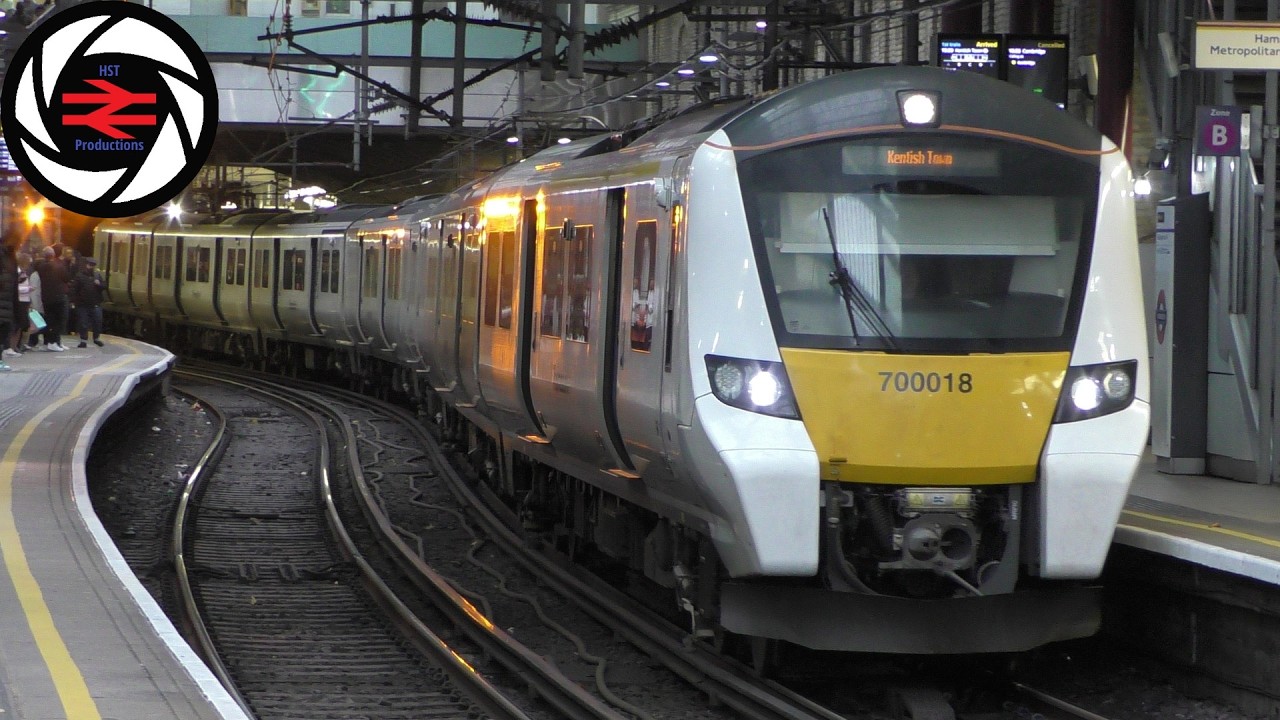 Trains at Farringdon (TLC, Tube) - 26/10/2025