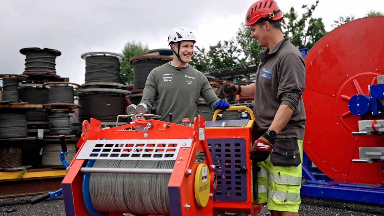 Marco Odermatt besucht Garaventa: Ein Blick hinter die Kulissen der Seilbahnwelt