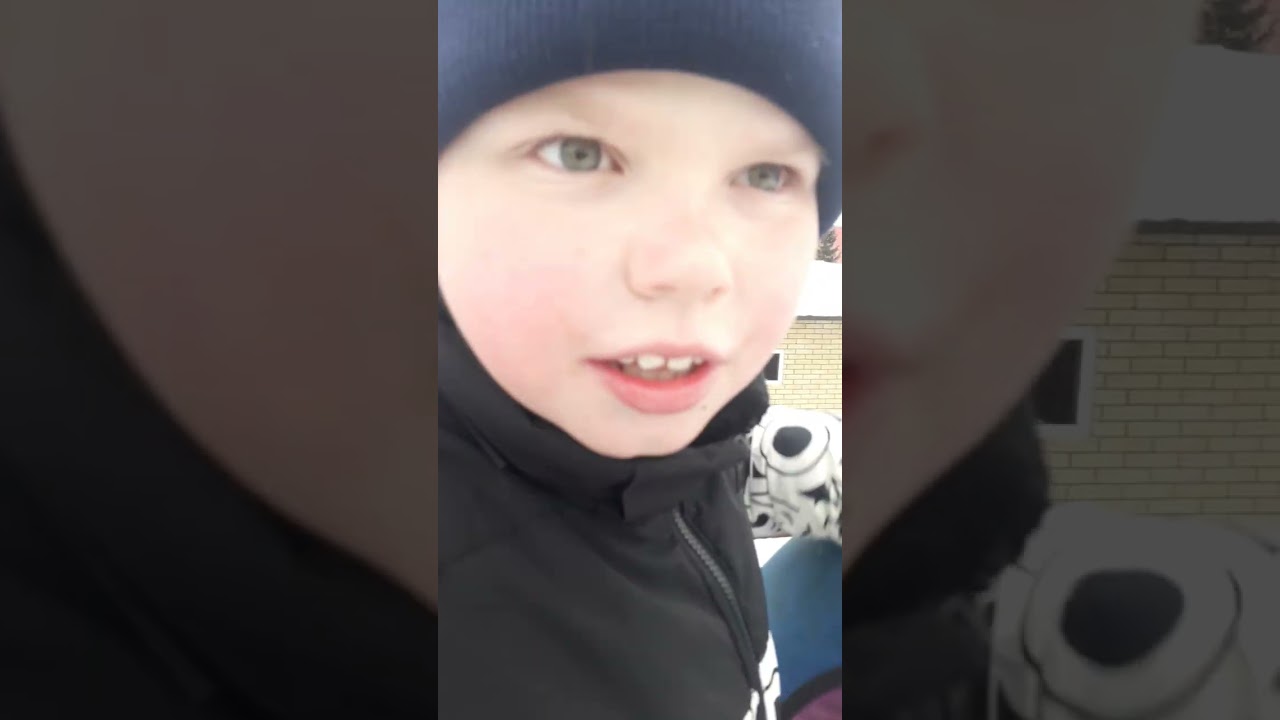 Котаемся на горке часть 1
