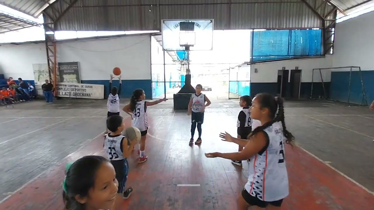 Calentamiento previo U10 mixto Floresta Team. 