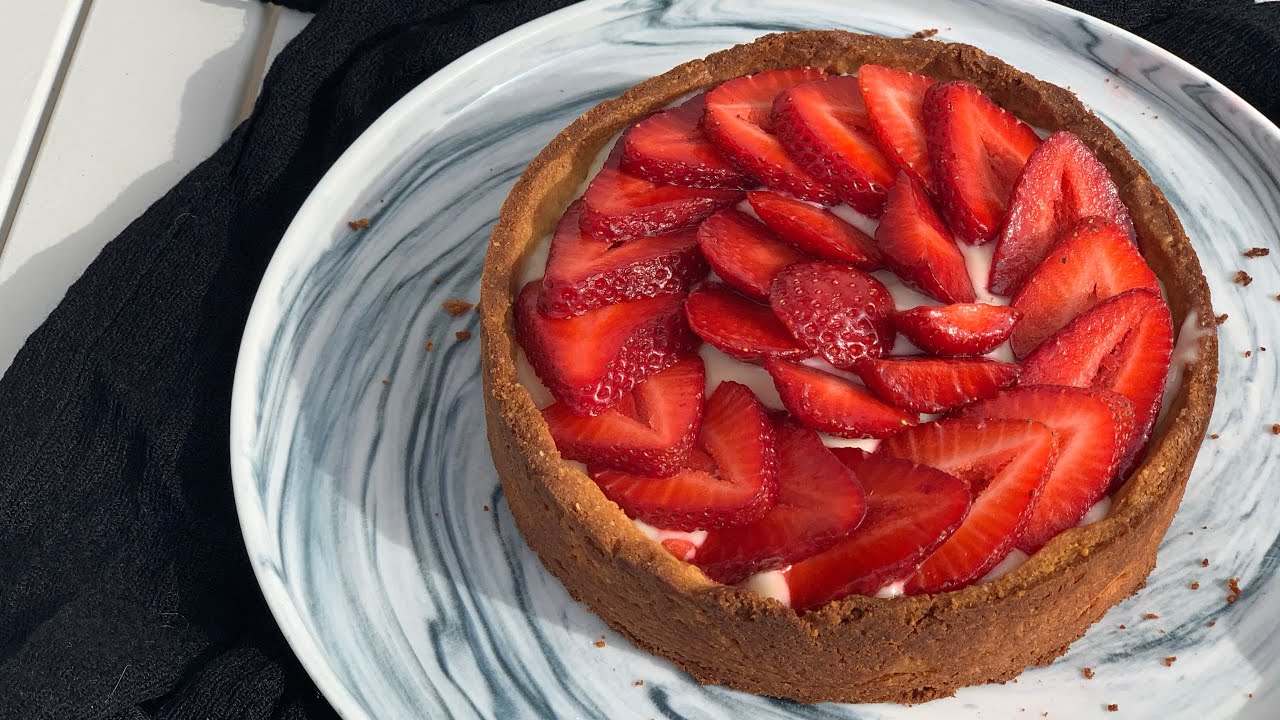 Limon kremalı Çilekli tart ve minik tartoletler