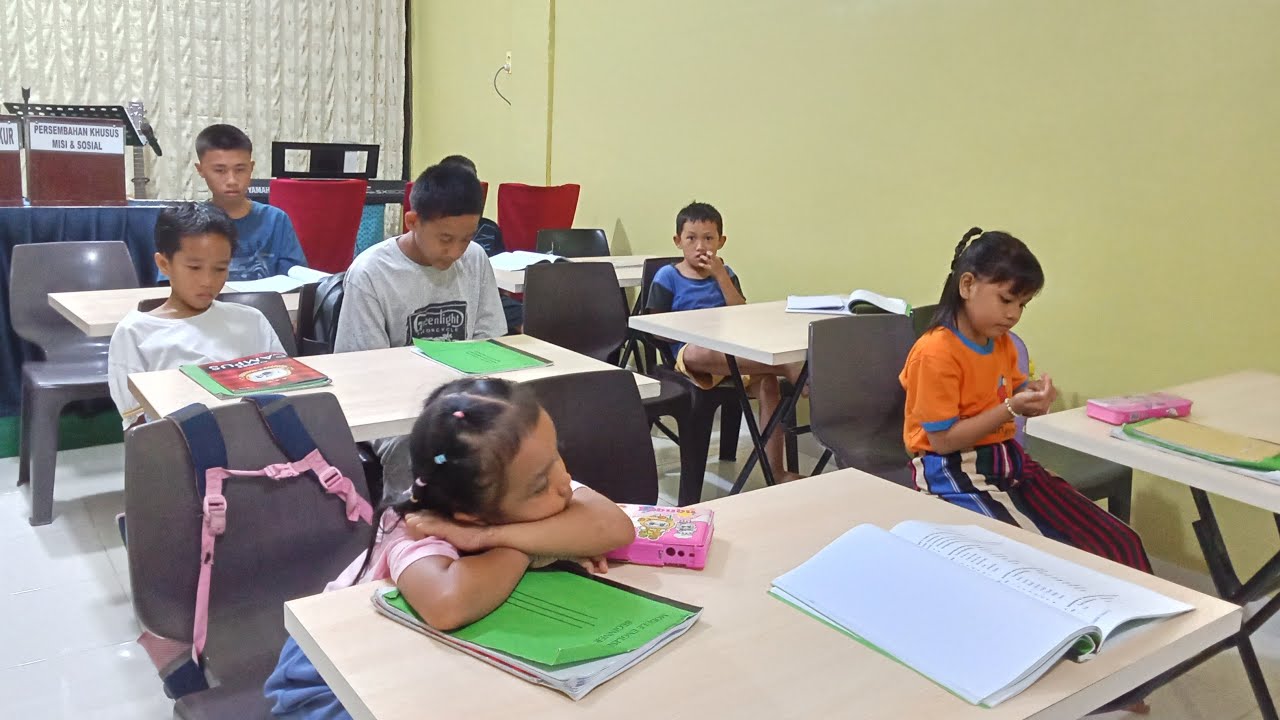 Meet 14/11 Feb 2026 (Beginner 1/18.30): FCE English Course | WA 082170822395.