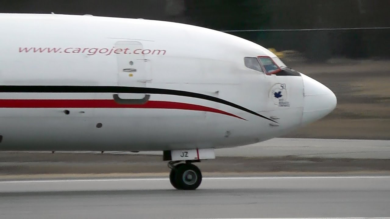 Cargojet | Boeing 727-200 | Taxiing & take-off roll | C-GCJZ | Val-d'Or (CYVO)