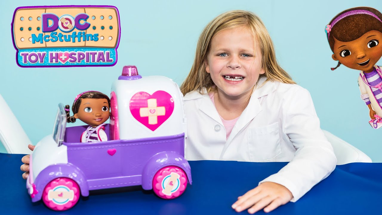 ASSISTANT DOC MCSTUFFINS  Rosie the Rescuer an Assistant New Toys Video Review