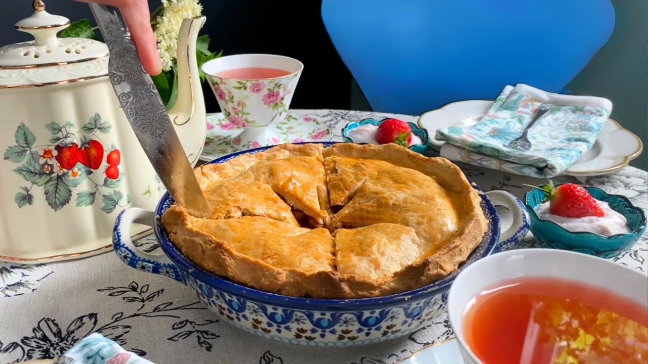 Quiet Life 🕊️ Apple Pie 🥧 Tea 🫖 Cottage Garden Makeover❈ Slow Living vlog ❈ English Countryside ASMR