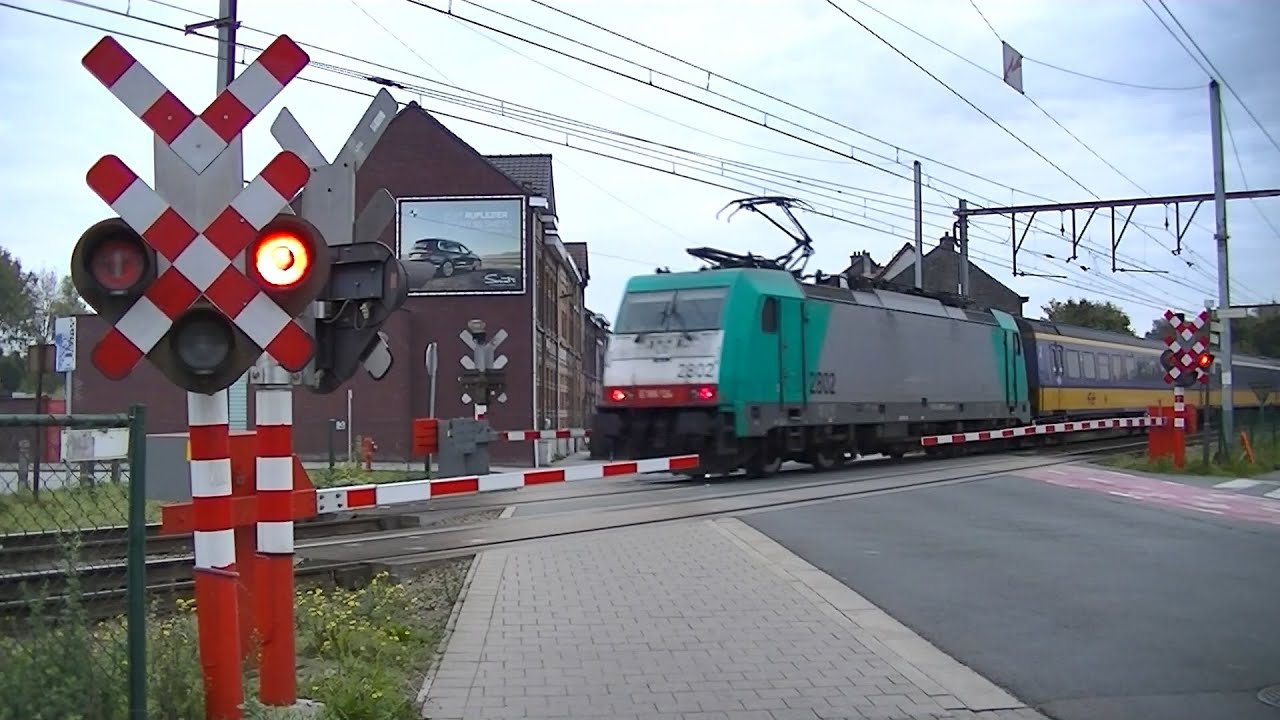 Spoorwegovergang Lier (B) // Railroad crossing // Passage à niveau
