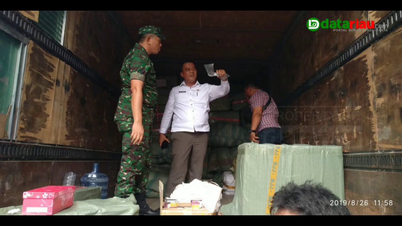 Heboh !! Isinya Barang China Semua, Truk Kontainer Dibuka DPRD Pekanbaru