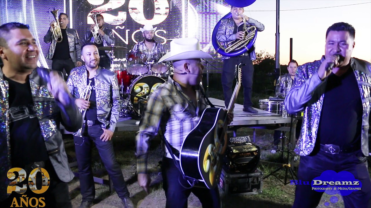 Los Cuates De Sinaloa - El Cuervo En Una Ladera Ft. Banda La Llegadora ( Videos En Vivo )