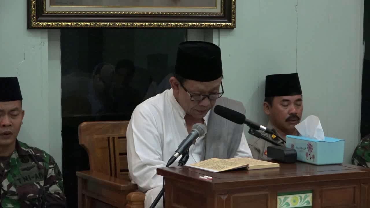 MAULID NDIBA' KH. Munif M Zuhri GIRIKUSUMO