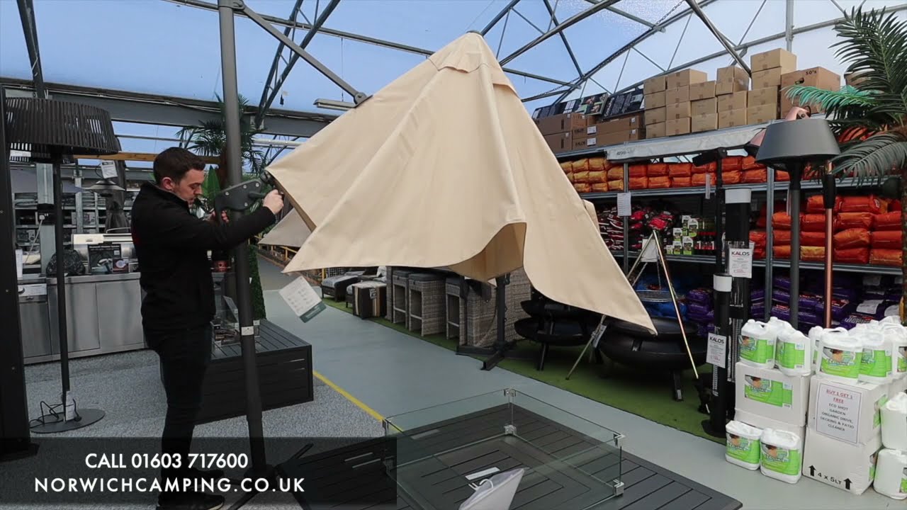 Bramblecrest Lichfield 2.7x2.7M Cantilever Parasol