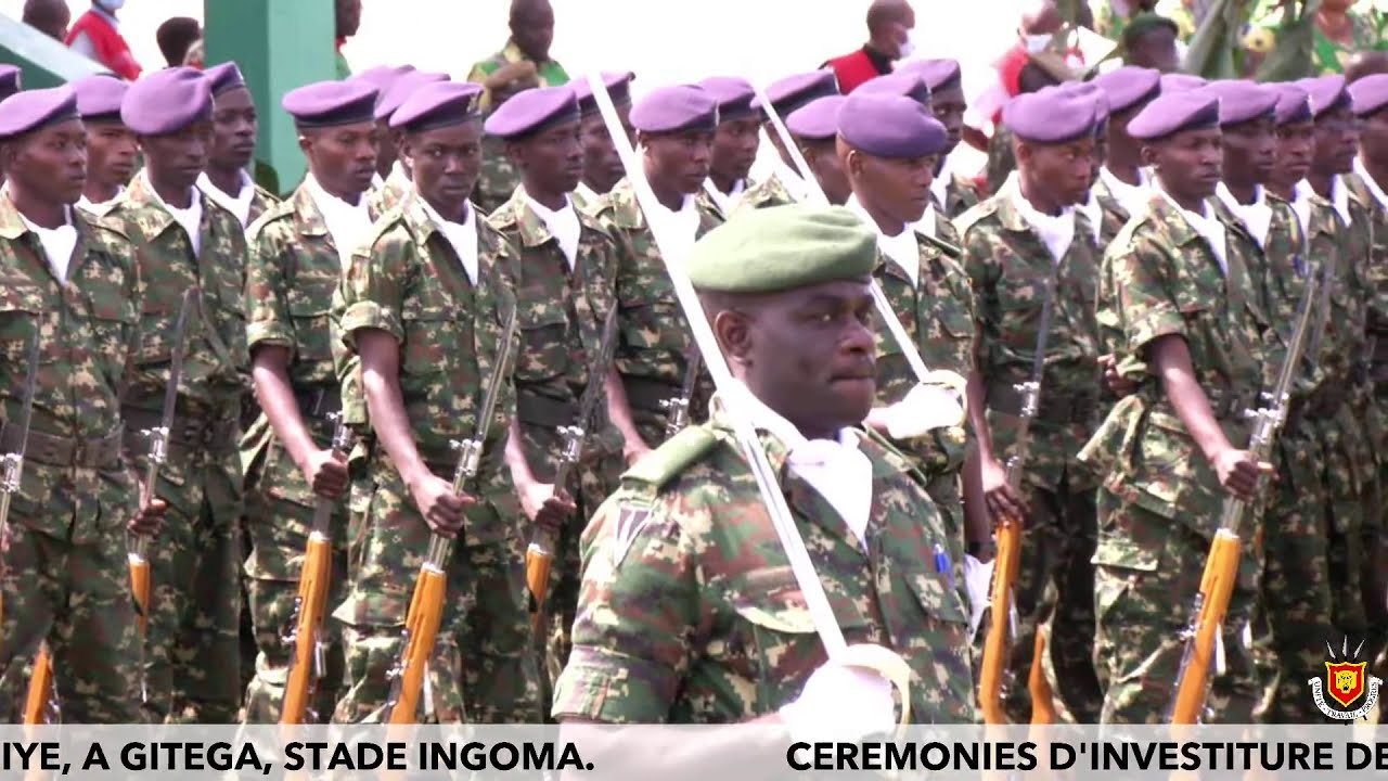 CEREMONIES D'INVESTITURE DE SE Gén. Maj. EVARISTE NDAYISHIMIYE, A GITEGA, STADE INGOMA.