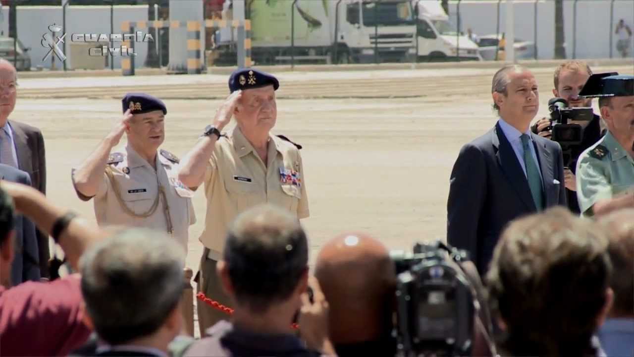 SM el Rey visita el buque oceánico 