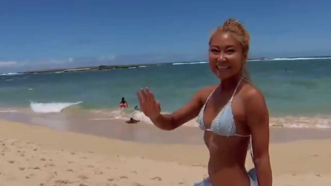 KEIKO ON THE GO - Yoga & Swimming Secret Island off Oahu, Hawaii