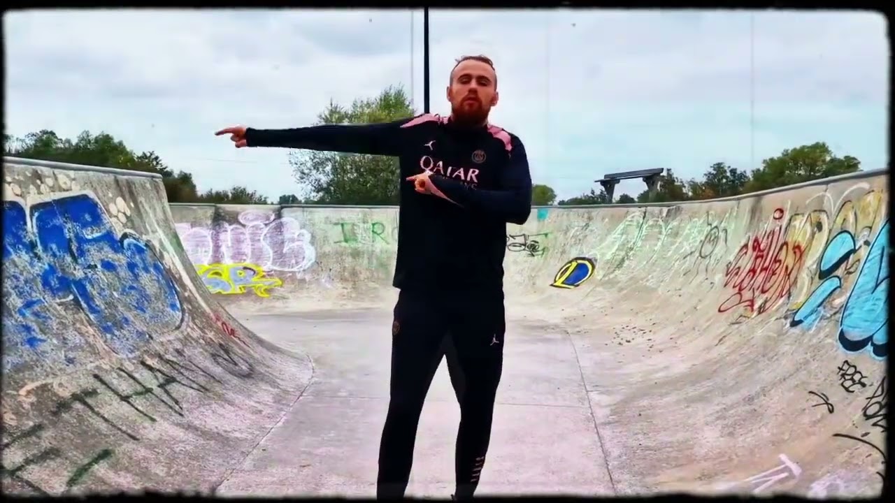 Tiboy Ft Tigirl - Michael Youn 2 (Clip officiel)