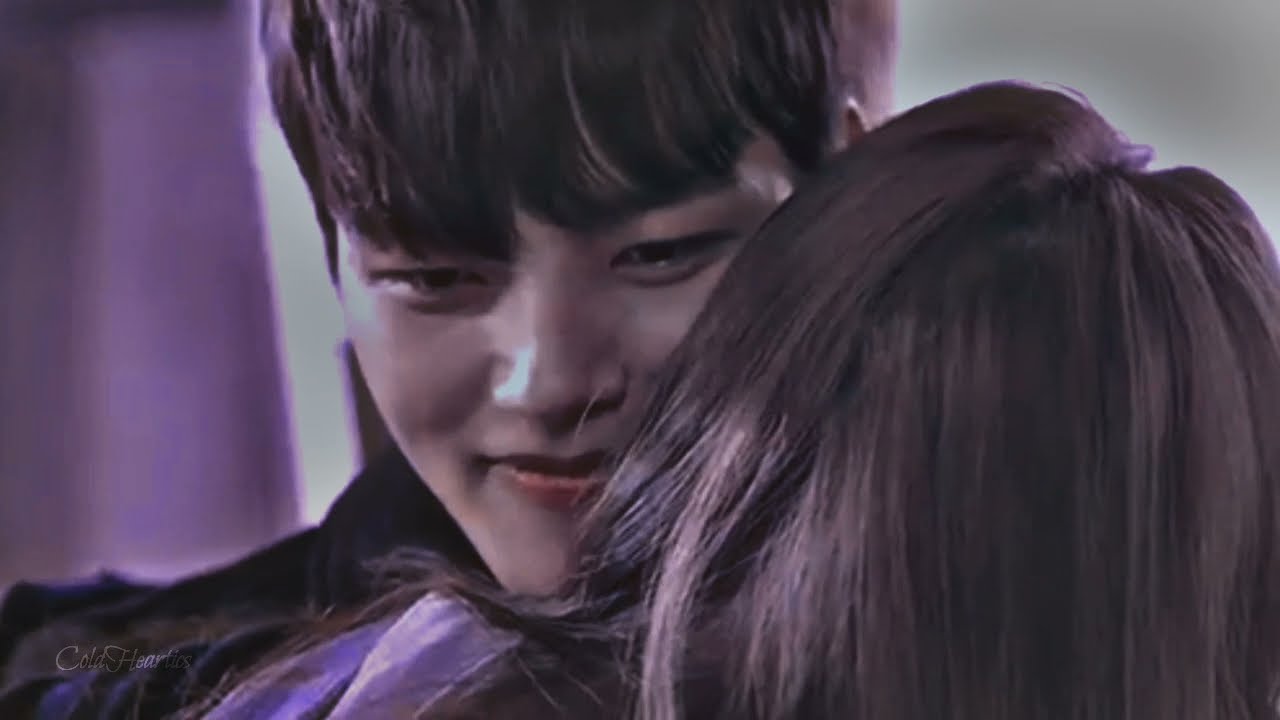 КОРЕЙСКИЙ КЛИП || девушка влюбилась в робота