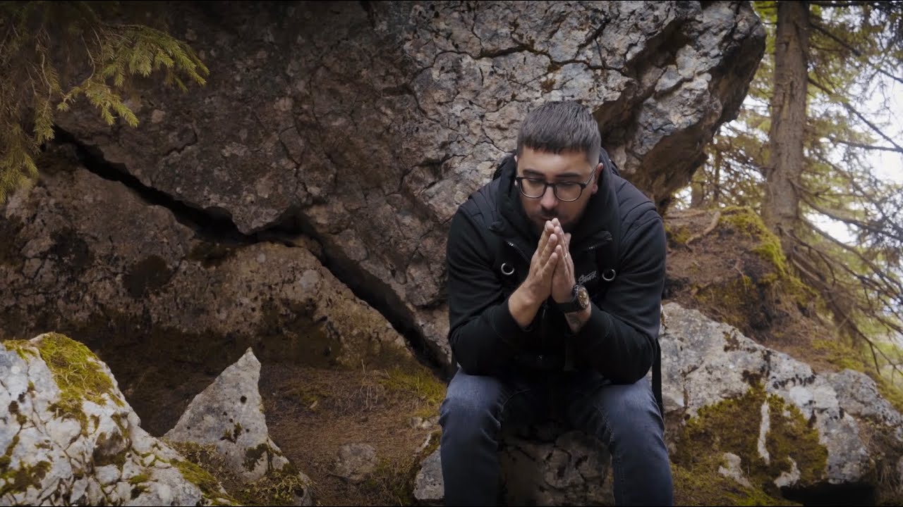 Bullet - PIERDUTI PRINTRE STRAINI | Videoclip Oficial