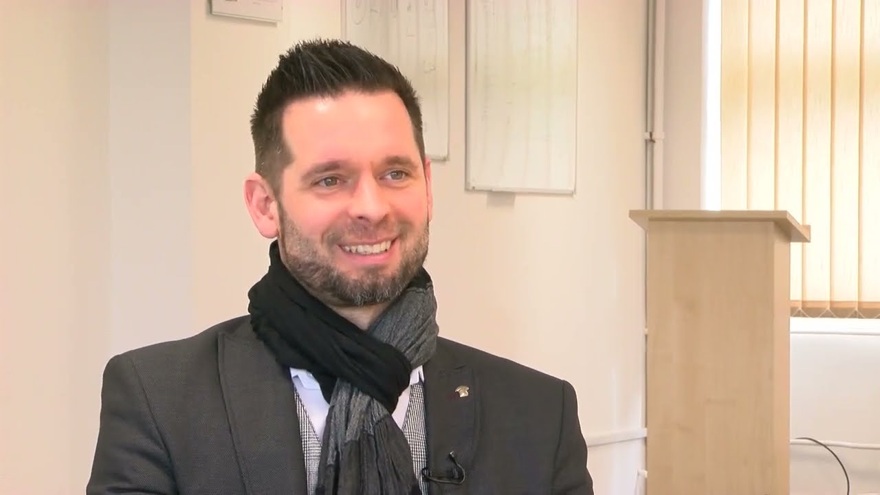 A csal&aacute;d a legfontosabb neki, de emellett fot&oacute;zik &eacute;s horg&aacute;szik is - bemutatjuk N&eacute;meth Istv&aacute;nt