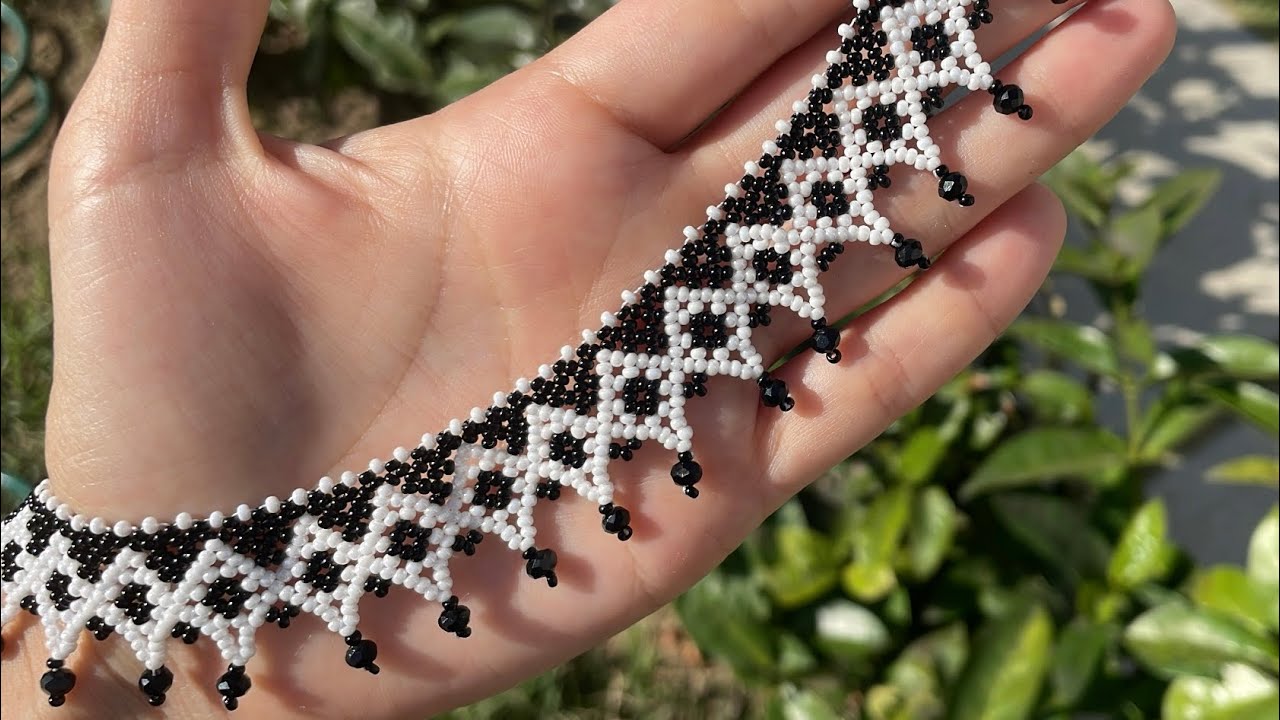 COLLAR EN MOSTACILLA/ BEADED NECKCLACE