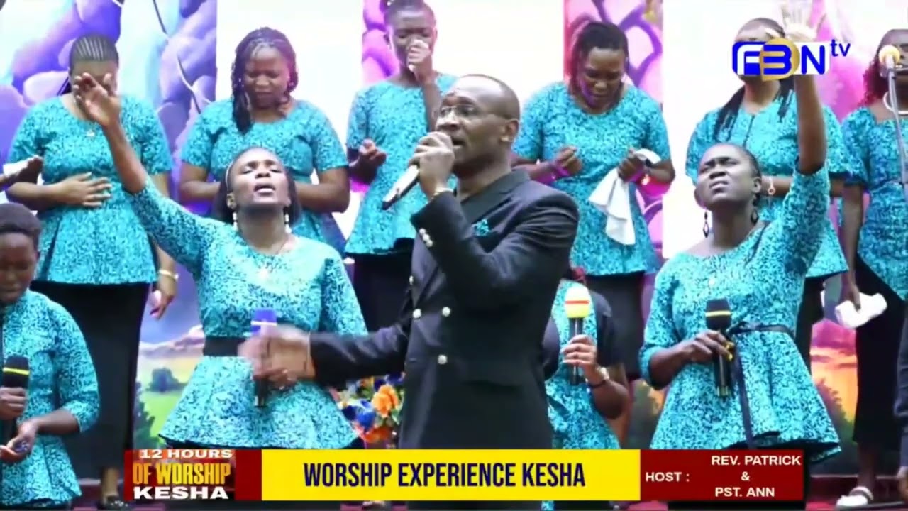 HERE I AM TO WORSHIP