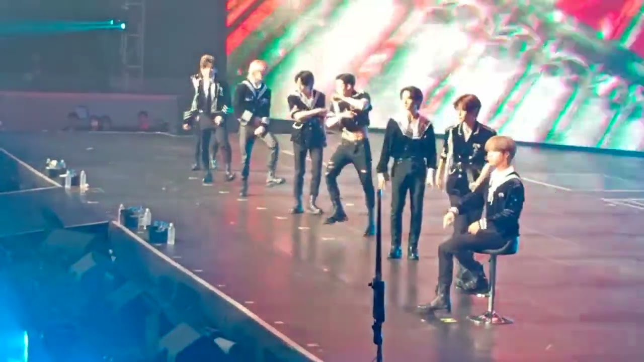 Stray Kids - Hellevator | Maniac Tour in Manila (Lower Box A 216)