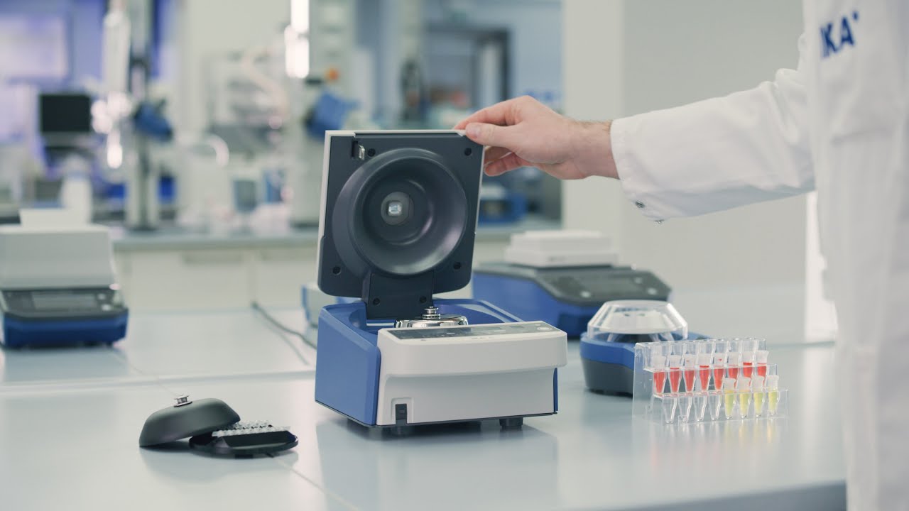 The universal midi centrifuge IKA G-L for separating substances