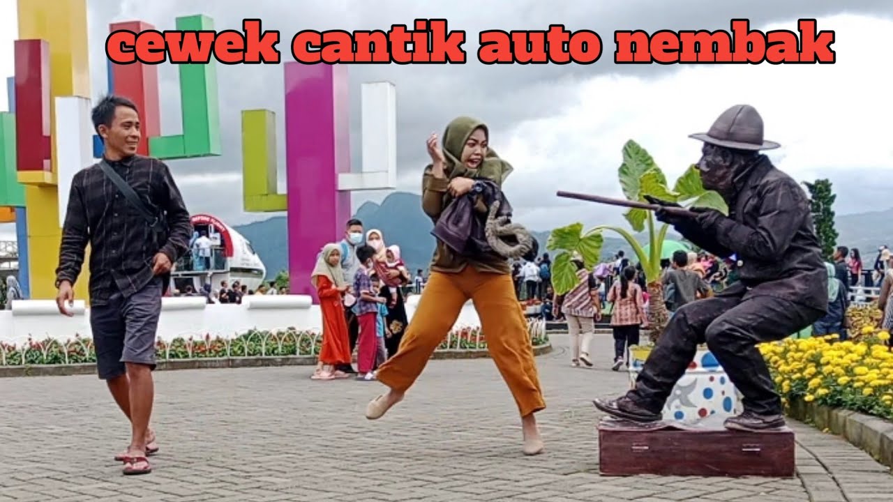Reaksi paling pecah dan paling heboh..!! Prank patung hidup..!!!