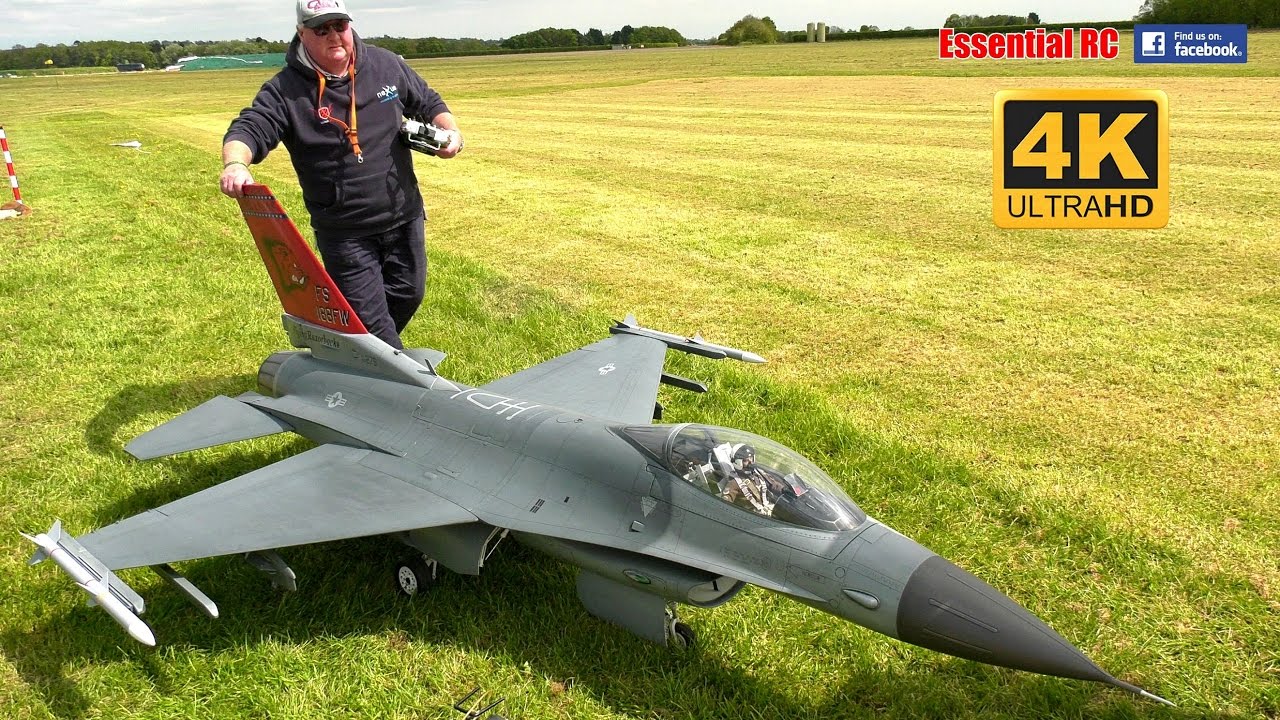 GIANT SCALE General Dynamics F-16 'Fighting Falcon'  [*UltraHD and 4K*]