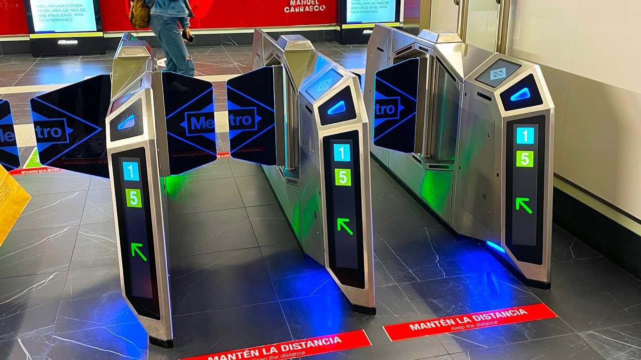 Subway Station Elevator Gran Via Train Station - Madrid Walk 4k
