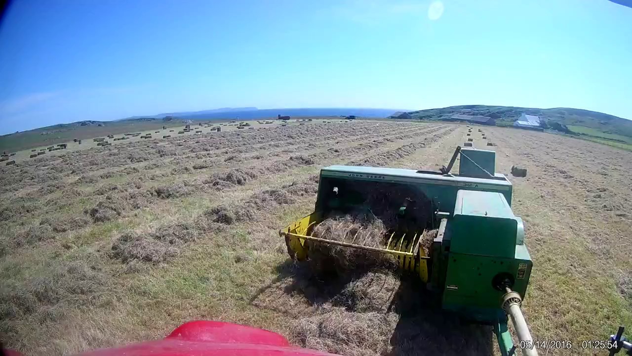 square Baling a heavy crop of hay 2018 Scotland